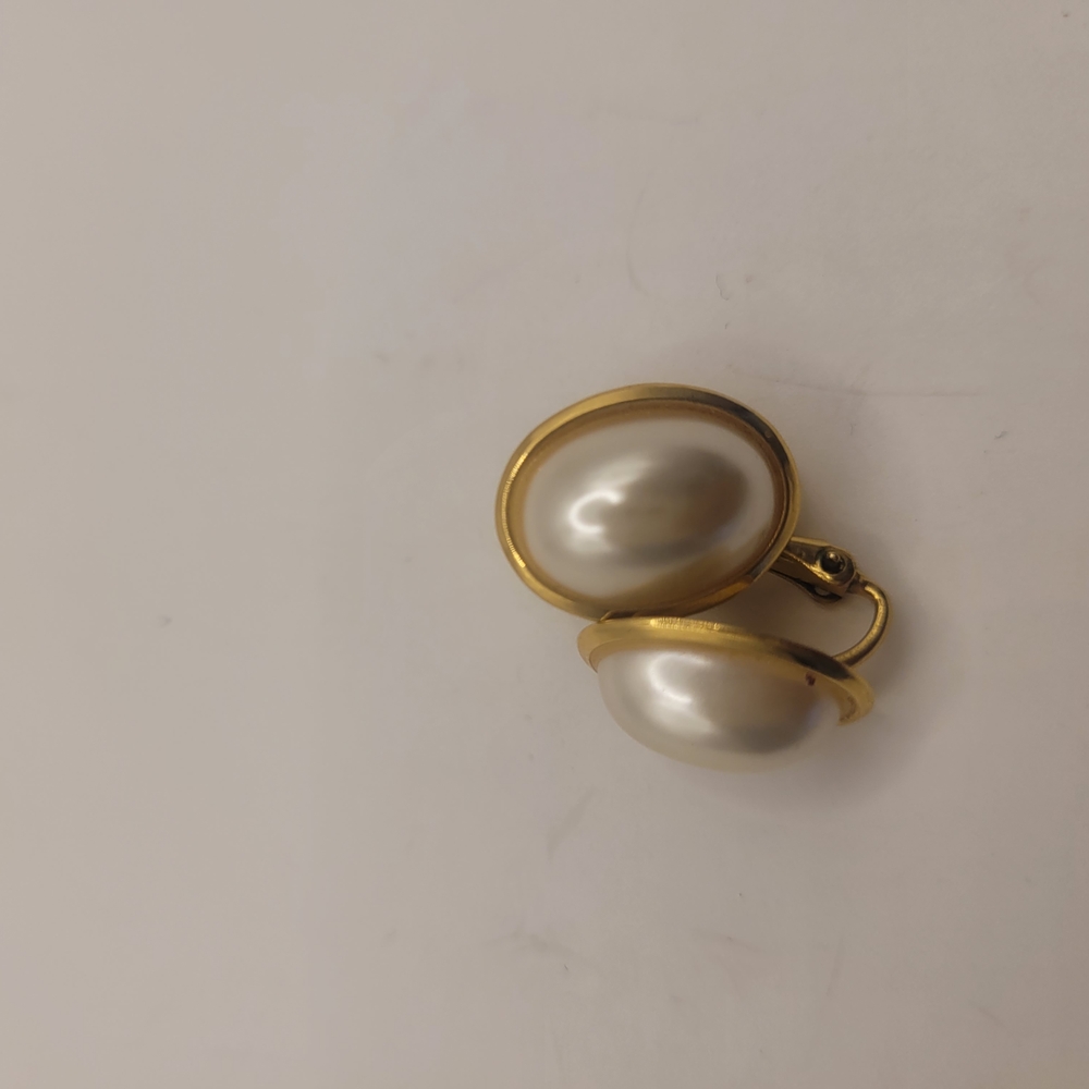 Napier Gold and Cream Clip-On Earrings